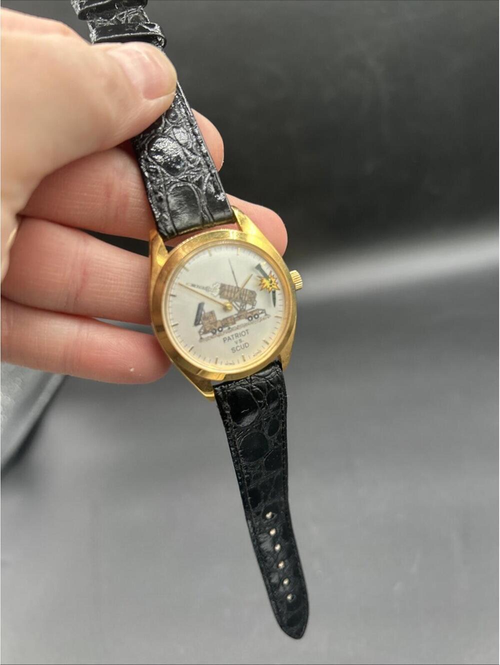 Vintage 1991 Patriot Missile VS Scud Watch Desert Storm Gulf War Military RARE